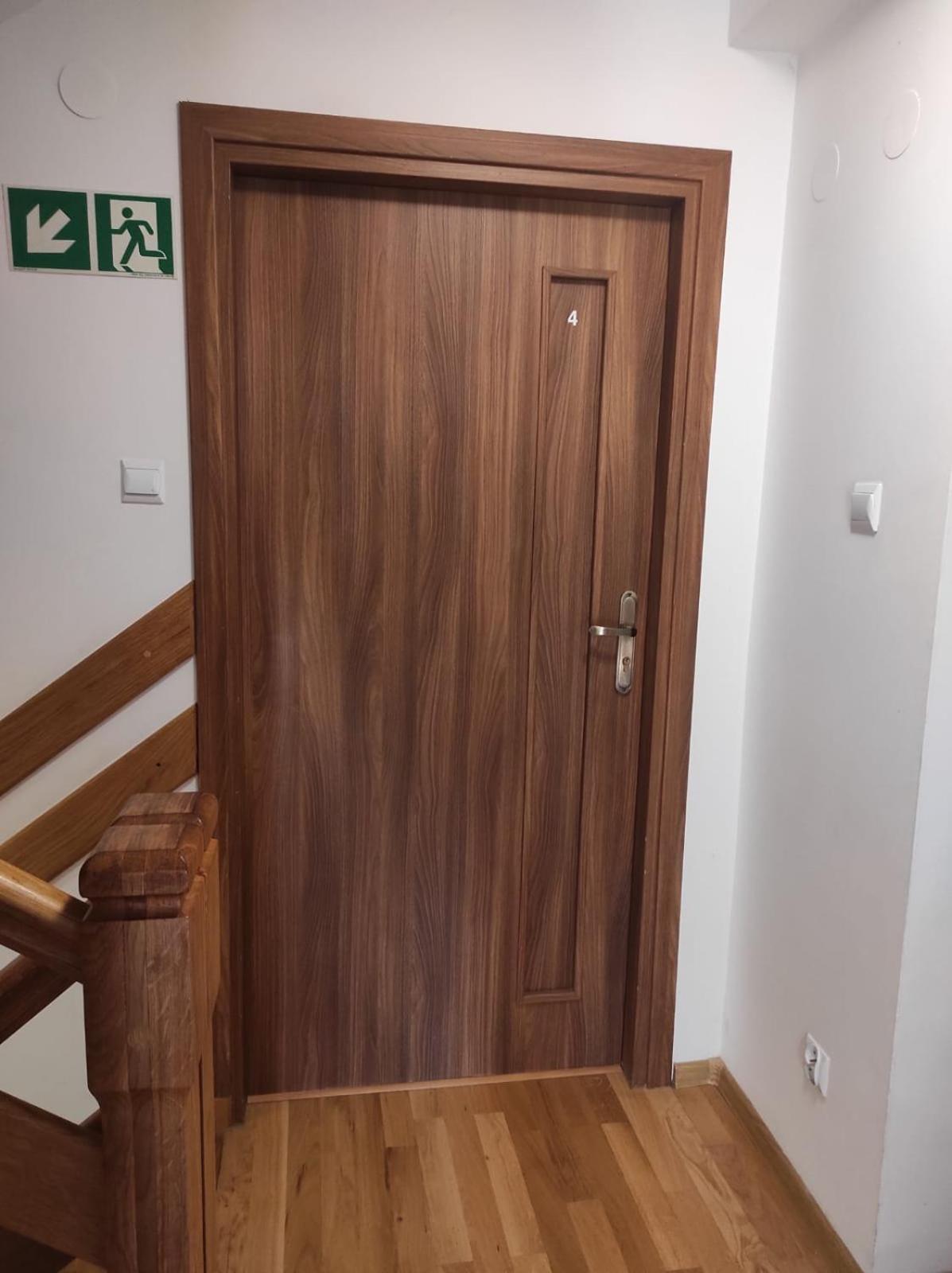 Domek Mysliwski W Mucznem Lutowiska Luaran gambar